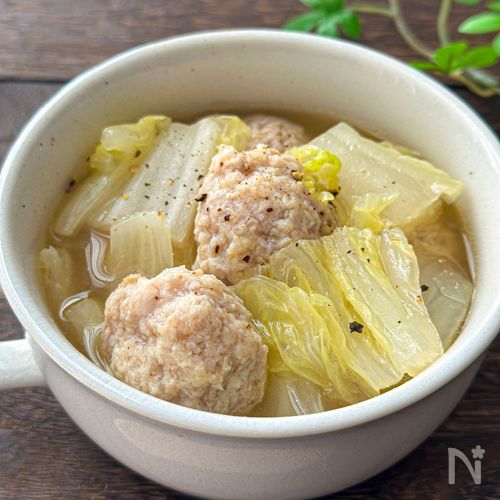 食べ応え◎【白菜と鶏団子の生姜スープ】