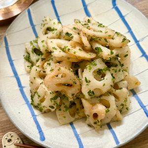 のりのり🐾🎀🤍の作ってみた!投稿(【ふふおつまみ♡れんこんのり塩バター】食感と香りにやみつき)