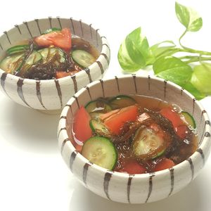 とのちゃまの作ってみた!投稿(トマトときゅうりのもずく和え)