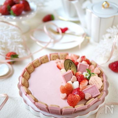 あのお菓子で簡単!イチゴ生チョコレアチーズタルト