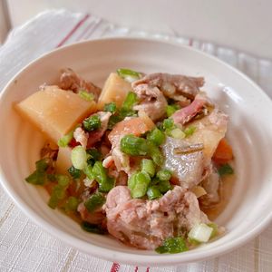 あーちゃん·͜· ♡の作ってみた!投稿(【炊飯器で塩こん豚肉じゃが】ほったらかし！切っていれるだけ◎)