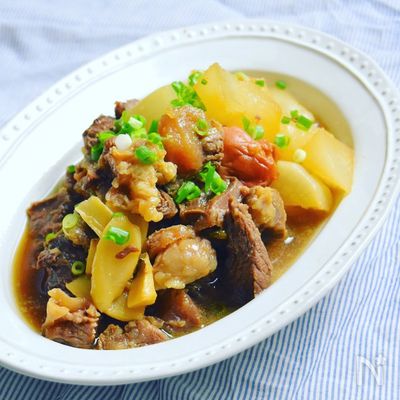 梅干しでスッキリ系☆夏っぽ牛スジ煮込み♪