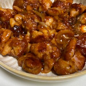1098208の作ってみた!投稿(【鶏肉と玉ねぎの甘辛コチュジャン炒め】鶏肉×玉ねぎが絶品♡)