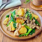豚肉とじゃがいもと小松菜のうま塩炒め