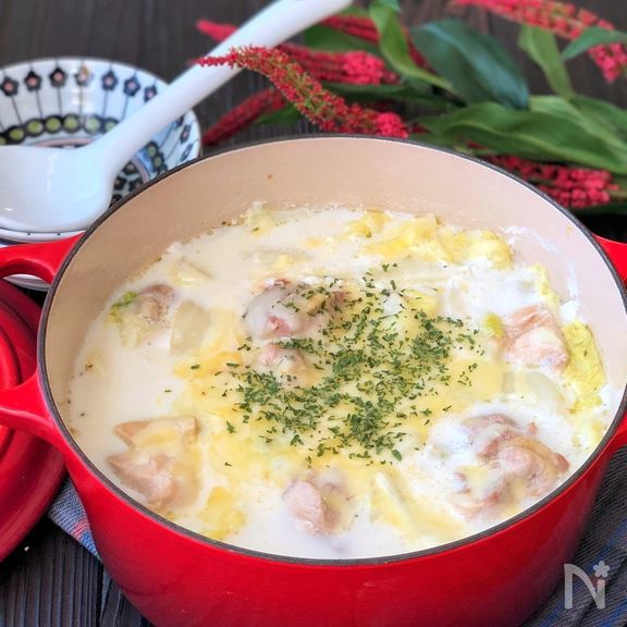 ＊白菜と鶏肉のミルクチーズ鍋＊とろとろ白菜で温まります！