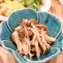 レンジ調理で簡単♡『しめじと舞茸のガリバタ蒸し』