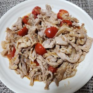 とももの作ってみた!投稿(【豚こまとミニトマトのしょうが焼き】ご飯がすすむ♪)