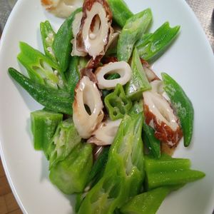 鶏皮坊主の作ってみた!投稿(オクラとちくわの《だしマヨポン♡サラダ》)
