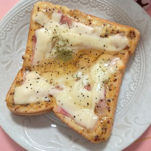 milkの作ってみた!投稿(さわやかな甘味！粒マスベーコンチーズトースト)