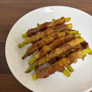 さらの作ってみた!投稿(甘辛だれでごはんがすすむ!アスパラの肉巻き)