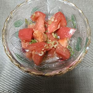 ハシガミダイコウの作ってみた!投稿(作業時間3分《絶品♡トマトの旨塩サラダ》)
