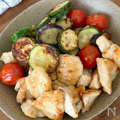 【夏野菜と鶏むね肉の南蛮漬け】味シミジュワッと