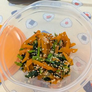 こぴよの作ってみた!投稿(あともう１品♡簡単『小松菜と人参の基本の胡麻和え』)