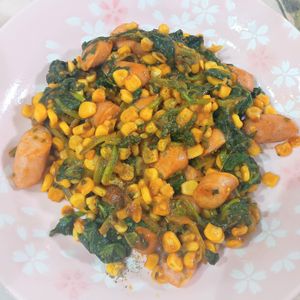 milkの作ってみた!投稿(子供も大好き♡ほうれん草とコーンとソーセージのカレー炒め)