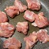 隠し味がポイント♡鶏肉とじゃがいものケチャップ炒めの工程3