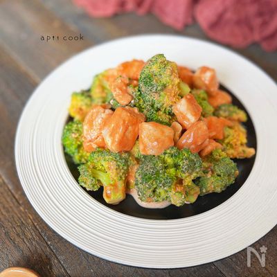 鶏ささみとブロッコリーのオーロラソース和え