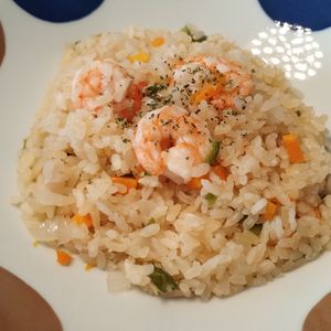 ゆの作ってみた!投稿(ひと手間加えて炊飯スタート♪『簡単おいしい☆えびピラフ』)