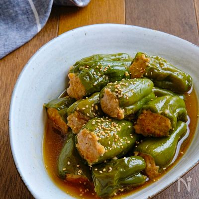 丸ごとピーマンの和風鶏ひき肉詰め煮