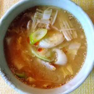 チョロリスの作ってみた!投稿(【豚バラ白菜のごま味噌スープ鍋】簡単こく旨スープが美味しい☆)