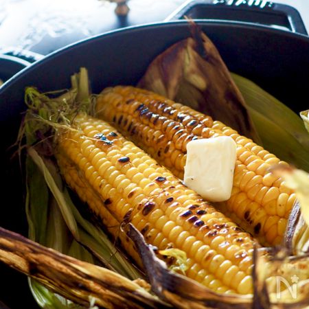 ストウブ鍋で簡単料理 お醤油香る 屋台の焼きとうもろこし By 道添明子 あーぴん レシピサイト Nadia ナディア プロの料理家のおいしいレシピ