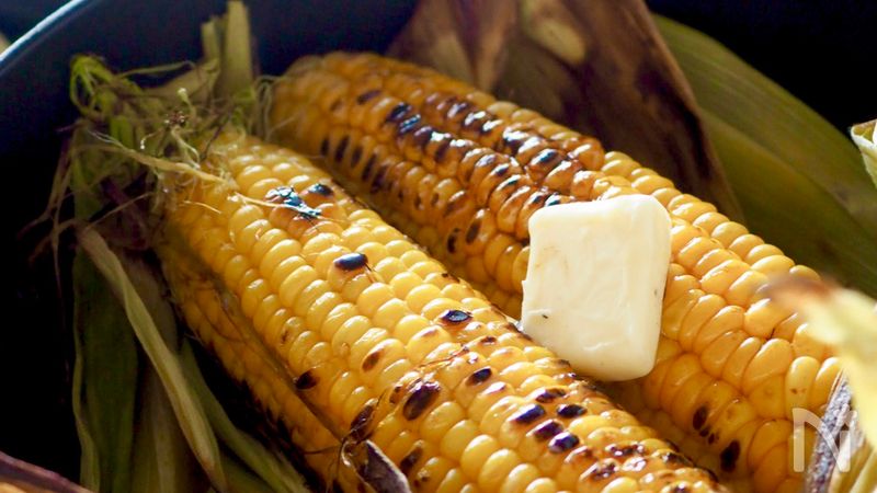 ストウブ鍋で簡単料理 お醤油香る 屋台の焼きとうもろこし By 道添明子 あーぴん レシピサイト Nadia ナディア プロの料理家のおいしいレシピ
