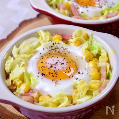 キャベツをもりもり食べれる『巣ごもり卵』ベーコン＆コーン入り