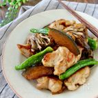 鶏肉とかぼちゃと舞茸のめんつゆ炒め