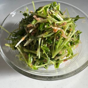 613188の作ってみた!投稿(ペロリと一袋！『ごま油香るじゃことおかかの豆苗サラダ』)