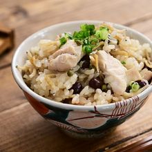 ピリリとうまい「ちりめん山椒と新生姜の鶏釜飯」