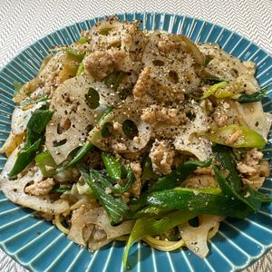 楽ラク手抜キッチン🐶🐾の作ってみた!投稿(れんこんと鶏ひき肉のスパゲッティ【あっさり味】)