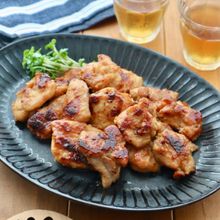 一口食べたら止まらない！鶏ももの甘辛味噌焼き