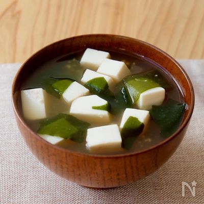 【豆腐とわかめの味噌汁】基本の出汁のとり方