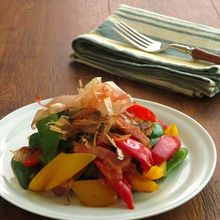 かつお節で野菜を美味しく◎ピーマンのおかかバター醤油炒め