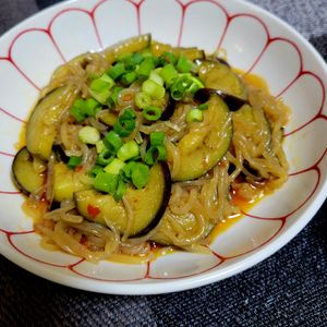ヴェルの作ってみた!投稿(ご飯が進む♪【茄子としらたきの麻婆風ピリ辛炒め】腸活にも)