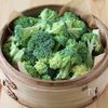 蒸しブロッコリーのしょうゆ麹ごまあえの工程1