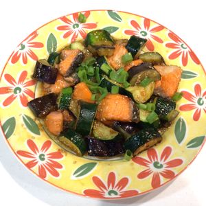 ゆみ棒ちゃんの作ってみた!投稿(【鮭と夏野菜のサクじゅわ照り焼き】ごはんがすすむ絶品レシピ)