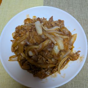 からこの作ってみた!投稿(豚こまで♪玉ねぎた~ぷり♪柔かジューシー生姜焼き♪)