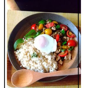 チョロリスの作ってみた!投稿(【夏野菜ガパオライス】家にある調味料で簡単！虜になる夏ご飯☆)
