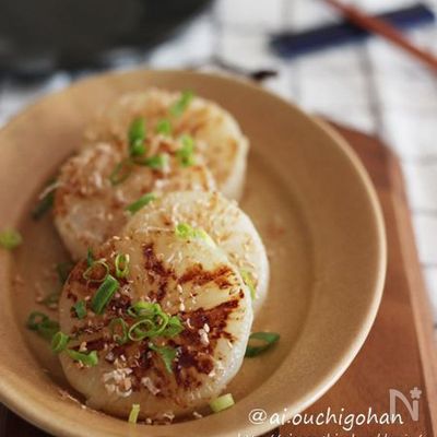 おつまみに最適♡味しみ抜群♡塩麹の大根ステーキ♡