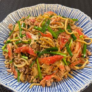 楽ラク手抜キッチン🐶🐾の作ってみた!投稿(カニカマとひき肉の焼きそば)