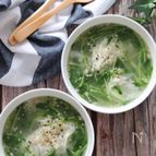 ヘルシーで大満足なスープ♡豆苗と包まないワンタンのスープ