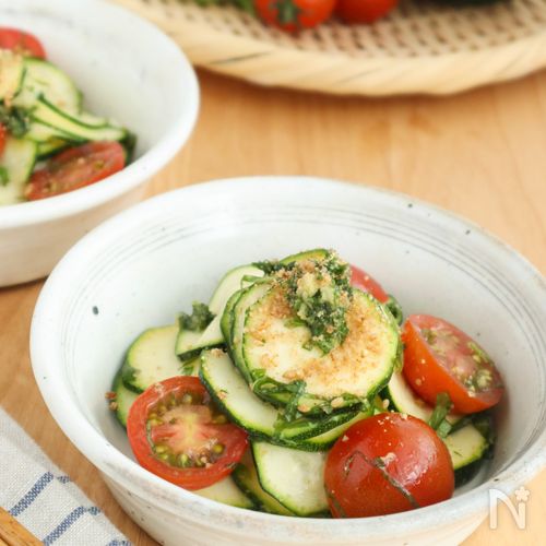 夏バテ対策に◎ズッキーニとトマトの青じそさっぱりサラダ