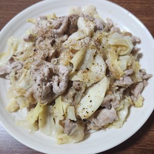 とももの作ってみた!投稿(【豚こまキャベツの春雨炒め】旨だれで箸が進む♪)