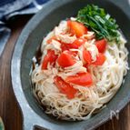 トマトと蒸し鶏のぶっかけそうめん【#簡単 #節約 #時短】