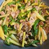 もう市販には頼らん！豚こま肉で作る「チンジャオロース」の工程3