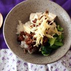 途上の麻婆豆腐丼