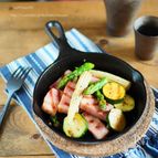 LODGEスキレットで！厚切りベーコンとお好み野菜のレモン炒