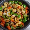 9Sの作ってみた!投稿(【おいしさ悶絶級】鶏むね肉と夏野菜のワンパン酢鶏☆作り置き〇)