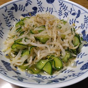 ももの作ってみた!投稿(もやしときゅうり《旨塩レモン♡ペッパーサラダ》)