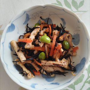 KUMIKOの作ってみた!投稿(レンジで5分！【ひじきと枝豆の旨煮】栄養満点副菜♩)